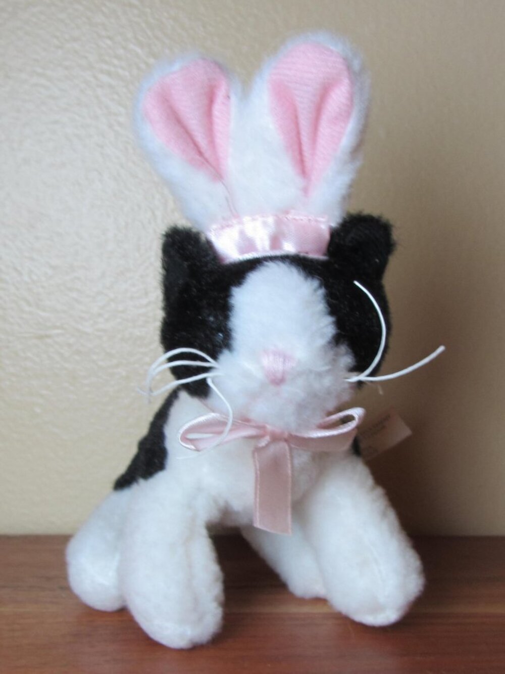 plush ganz HE10359 soft spots easter tuxedo kitten (W6836)